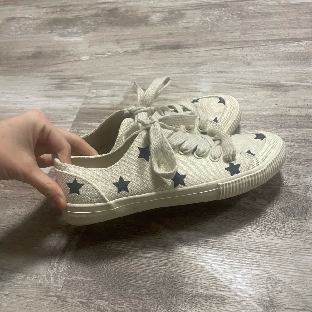 universal thread white and blue star shoes